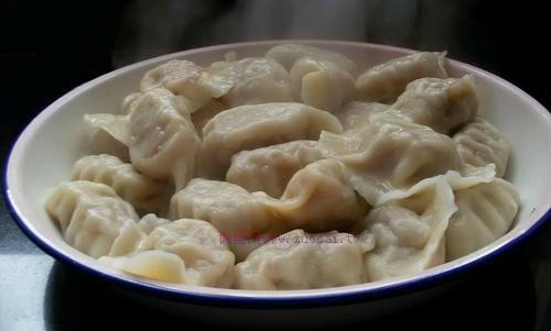 牛肉胡萝卜饺子的做法，牛肉多汁，鲜香味美绝对好吃