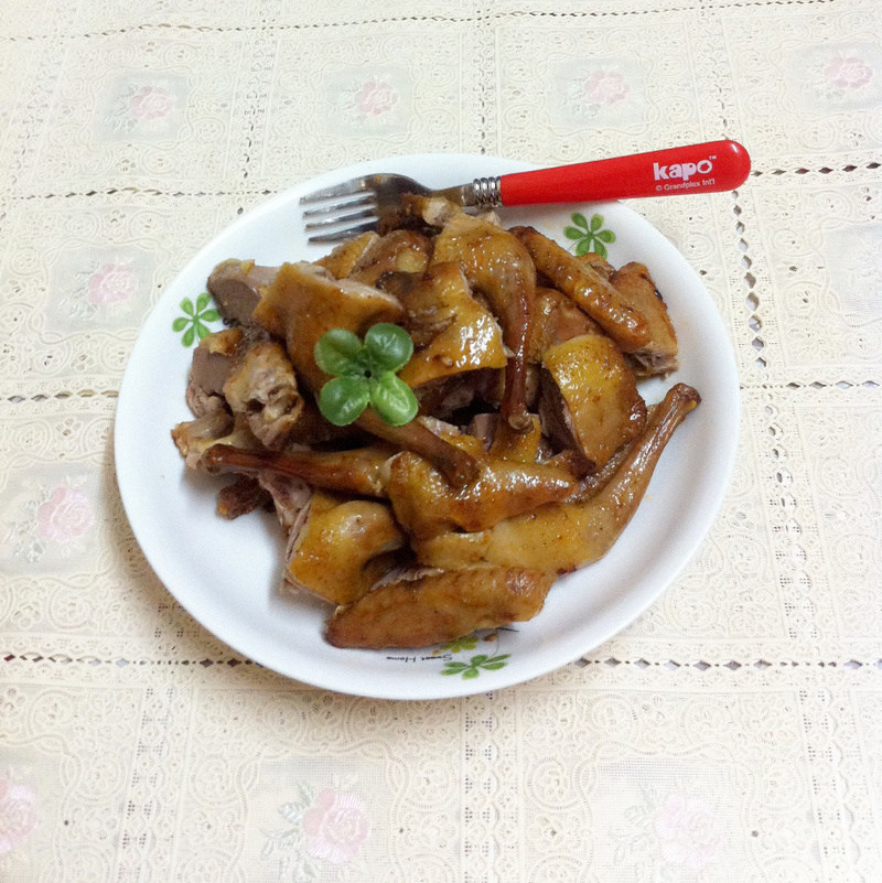 香酥乳鸽正宗做法,正确做法