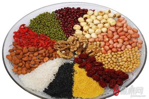 女性更年期吃什么补品 女性更年期吃什么补品