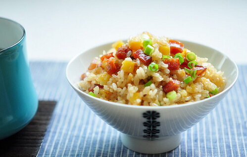 腊肠土豆焖饭(腊肠土豆焖饭的做法窍门)